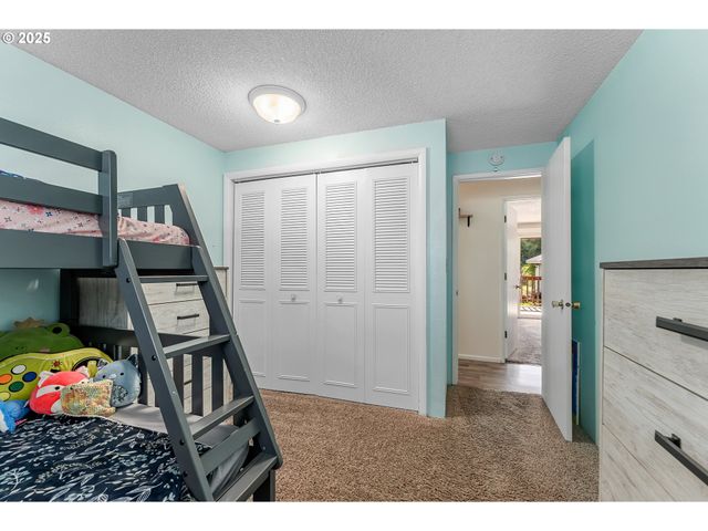 1371 Nw JEFFERSON St, Roseburg, OR 97471
