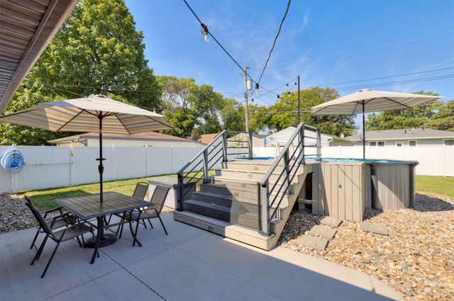814 SE Oak Drive, Ankeny, IA 50021