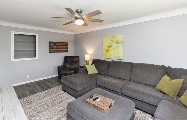 814 SE Oak Drive, Ankeny, IA 50021