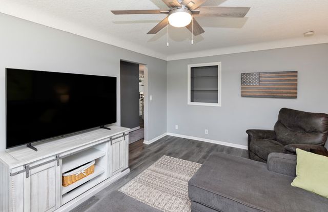814 SE Oak Drive, Ankeny, IA 50021