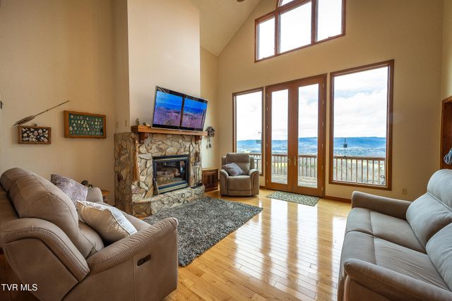 512 Wood View Court, Kingsport, TN 37664