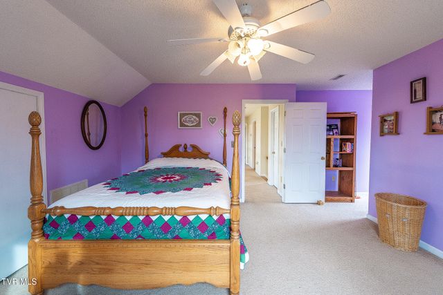 512 Wood View Court, Kingsport, TN 37664