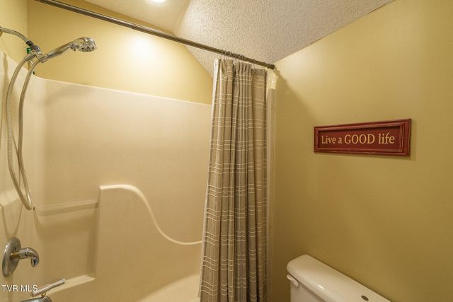 512 Wood View Court, Kingsport, TN 37664