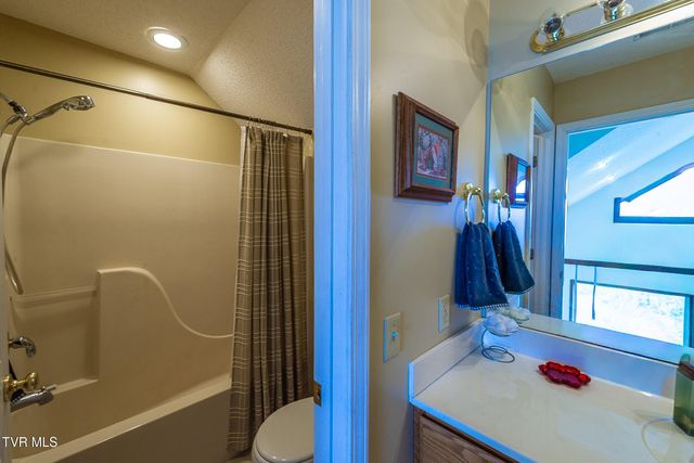 512 Wood View Court, Kingsport, TN 37664