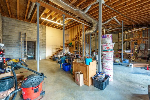 512 Wood View Court, Kingsport, TN 37664