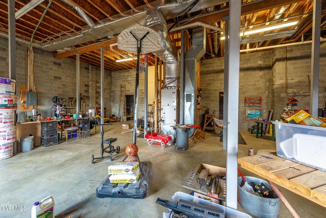 512 Wood View Court, Kingsport, TN 37664