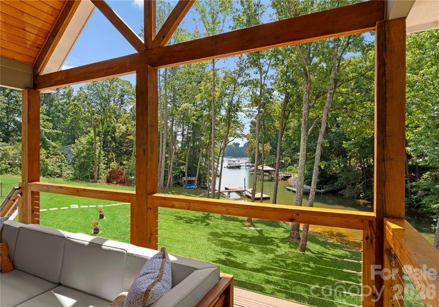 143 Hideaway Lane, Mooresville, NC 28117