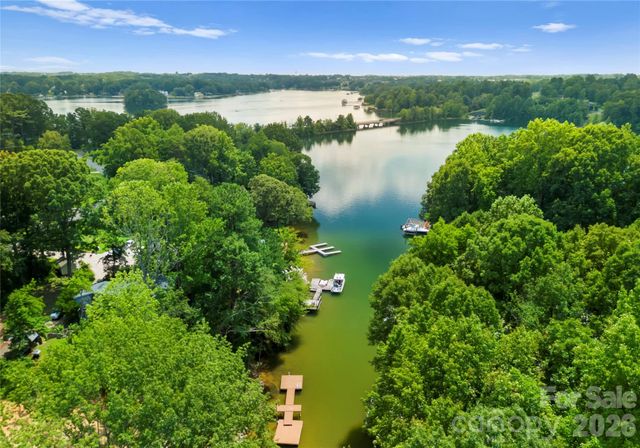 143 Hideaway Lane, Mooresville, NC 28117