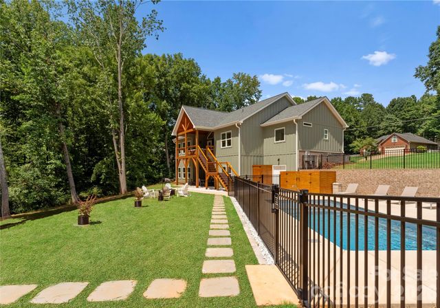 143 Hideaway Lane, Mooresville, NC 28117
