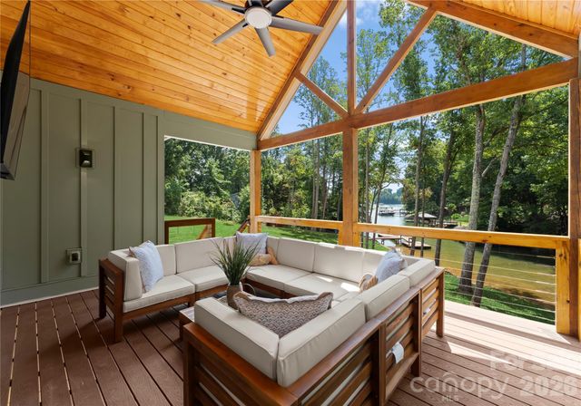 143 Hideaway Lane, Mooresville, NC 28117