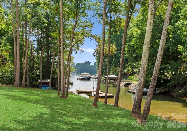 143 Hideaway Lane, Mooresville, NC 28117
