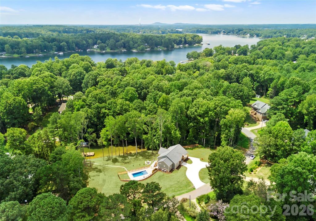 143 Hideaway Lane, Mooresville, NC 28117