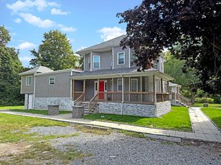6 W Summer St, Taunton, MA 02780