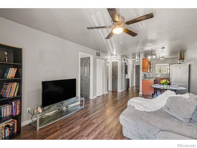 225 E 8th Avenue F11, Longmont, CO 80504