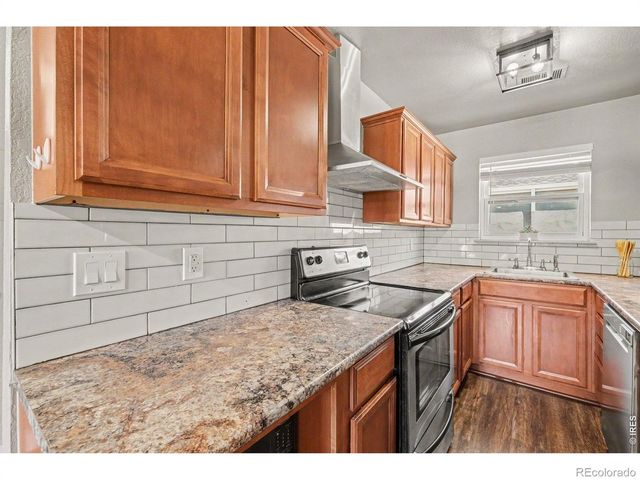 225 E 8th Avenue F11, Longmont, CO 80504