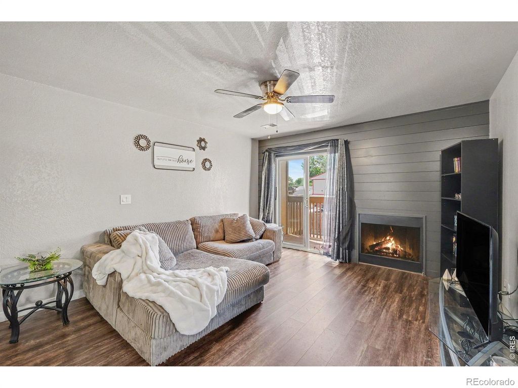 225 E 8th Avenue F11, Longmont, CO 80504