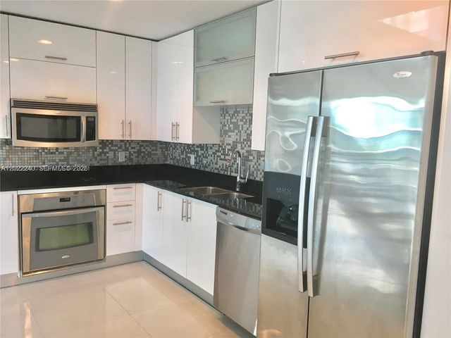 60 SW 13th St 4612, Miami, FL 33130