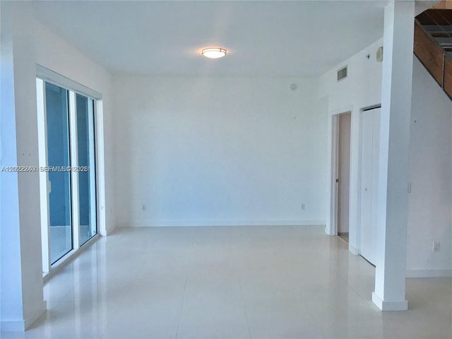 60 SW 13th St 4612, Miami, FL 33130