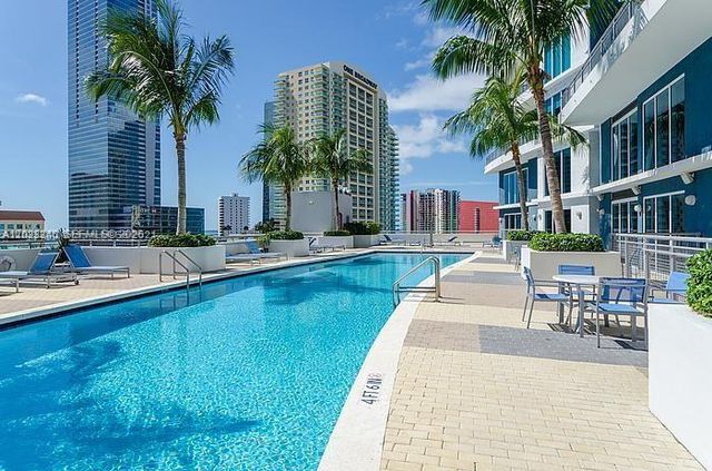 60 SW 13th St 4612, Miami, FL 33130