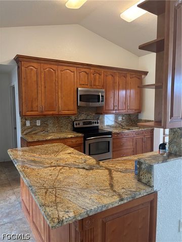 20 Hampton AVE, Lehigh Acres, FL 33936