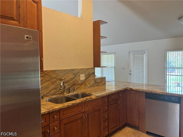 20 Hampton AVE, Lehigh Acres, FL 33936