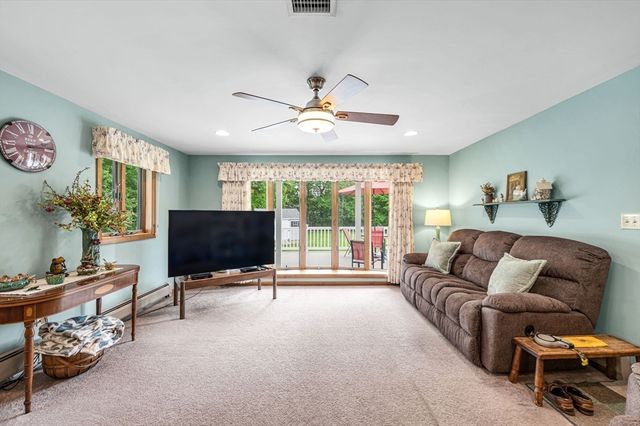 296 Pease Rd, East Longmeadow, MA 01028