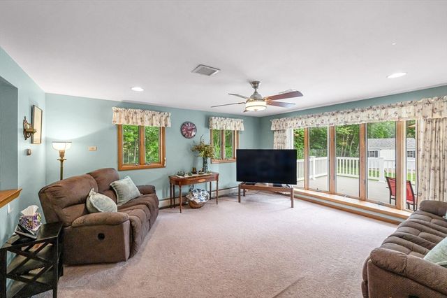 296 Pease Rd, East Longmeadow, MA 01028