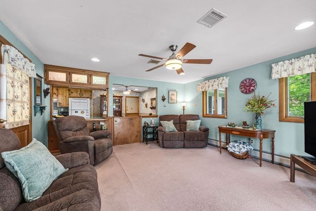 296 Pease Rd, East Longmeadow, MA 01028