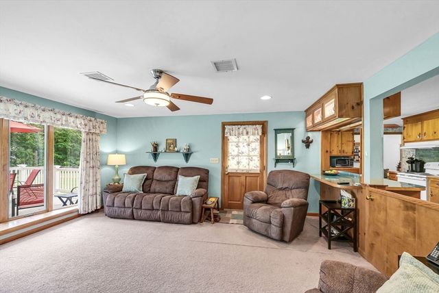 296 Pease Rd, East Longmeadow, MA 01028