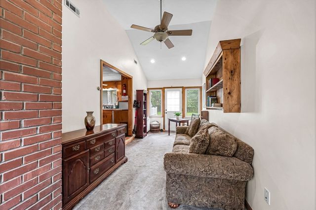 296 Pease Rd, East Longmeadow, MA 01028