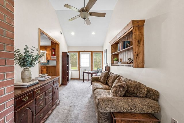 296 Pease Rd, East Longmeadow, MA 01028