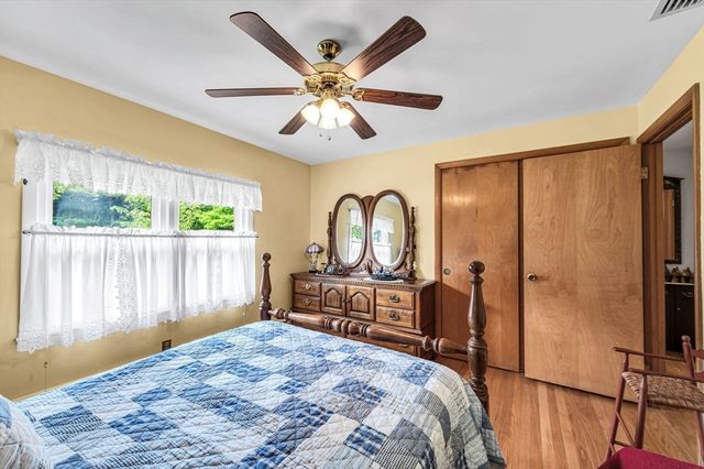 296 Pease Rd, East Longmeadow, MA 01028