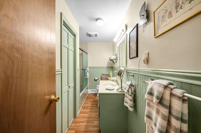 296 Pease Rd, East Longmeadow, MA 01028