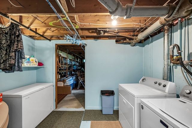 296 Pease Rd, East Longmeadow, MA 01028