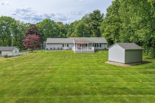296 Pease Rd, East Longmeadow, MA 01028