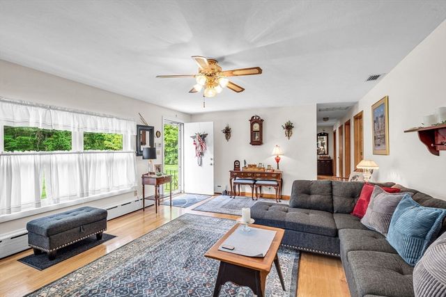 296 Pease Rd, East Longmeadow, MA 01028