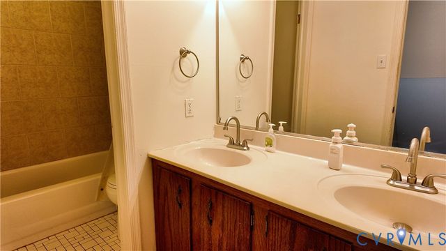 817 Pleasant St, Henrico, VA 23075