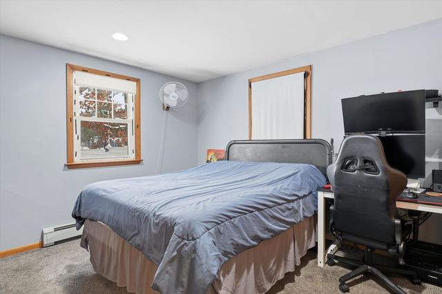 8 Crest Drive, Somersworth, NH 03878