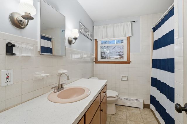 8 Crest Drive, Somersworth, NH 03878