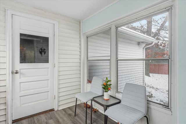 8 Crest Drive, Somersworth, NH 03878