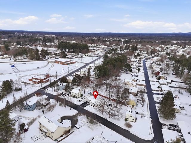 8 Crest Drive, Somersworth, NH 03878