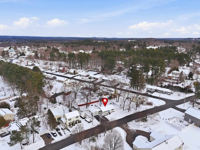 8 Crest Drive, Somersworth, NH 03878