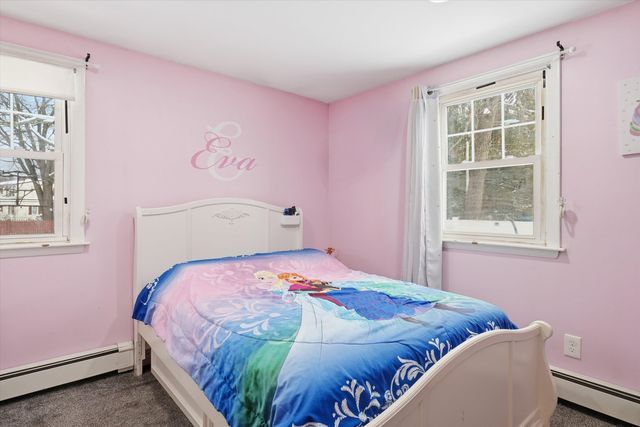 8 Crest Drive, Somersworth, NH 03878