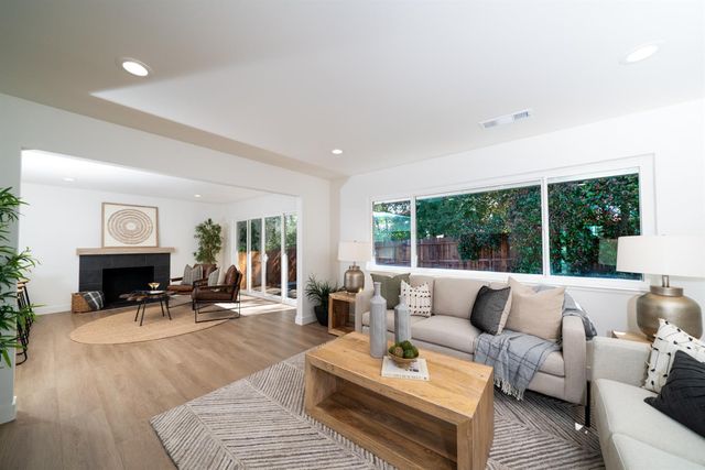 952 King Henry Way, El Dorado Hills, CA 95762