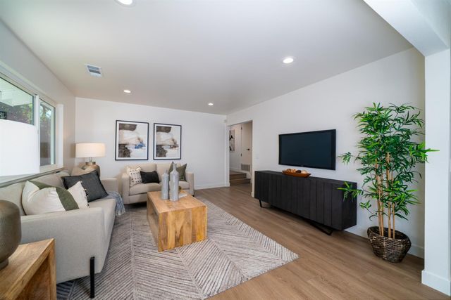 952 King Henry Way, El Dorado Hills, CA 95762