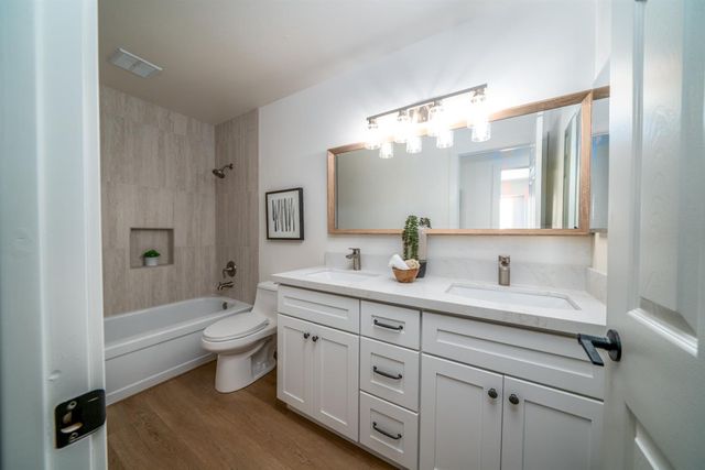 952 King Henry Way, El Dorado Hills, CA 95762