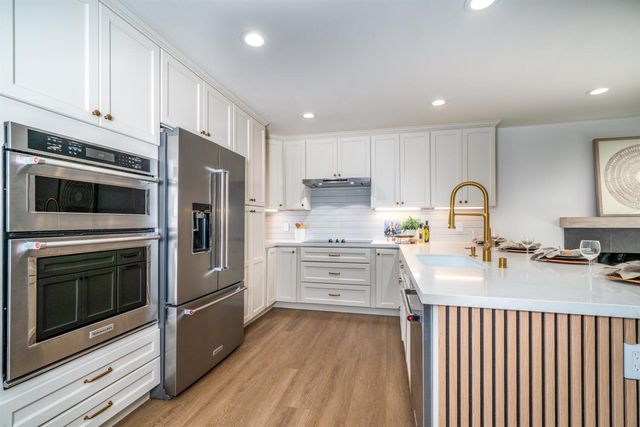 952 King Henry Way, El Dorado Hills, CA 95762