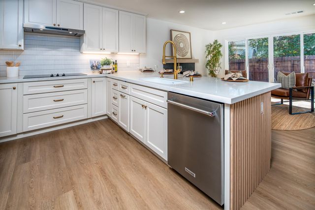 952 King Henry Way, El Dorado Hills, CA 95762