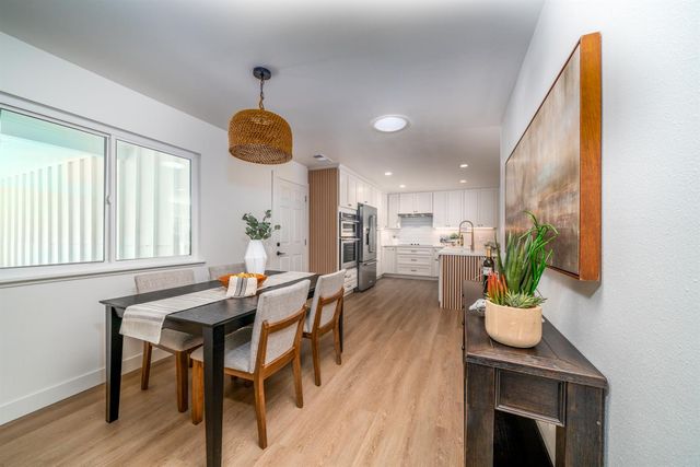 952 King Henry Way, El Dorado Hills, CA 95762