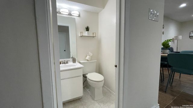 8112 Scottshill, San Antonio, TX 78209
